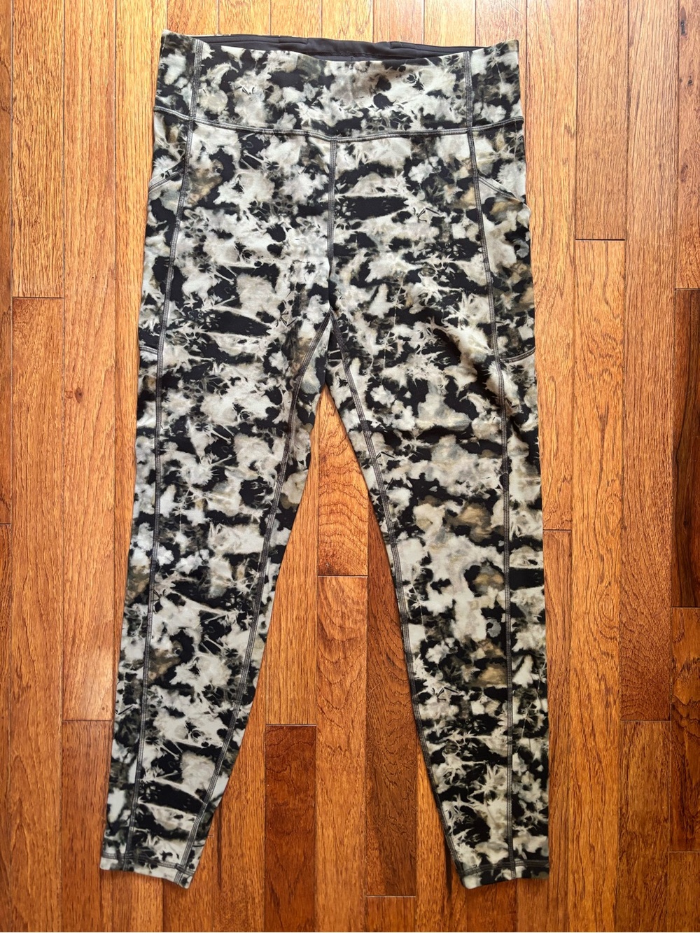 lululemon athletica Black & Taupe Tie-Dye High-Rise Leggings size 12